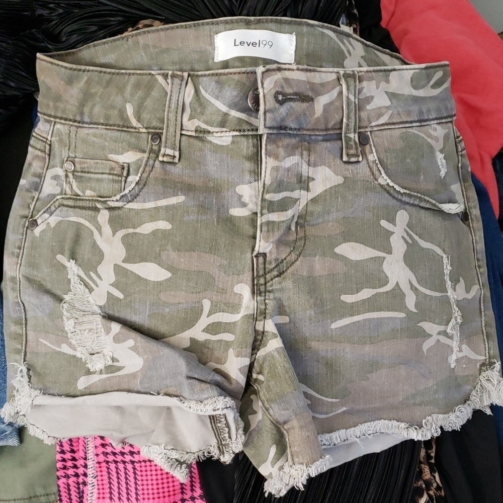 Level 99 Green Cargo Shorts with Camouflage Design